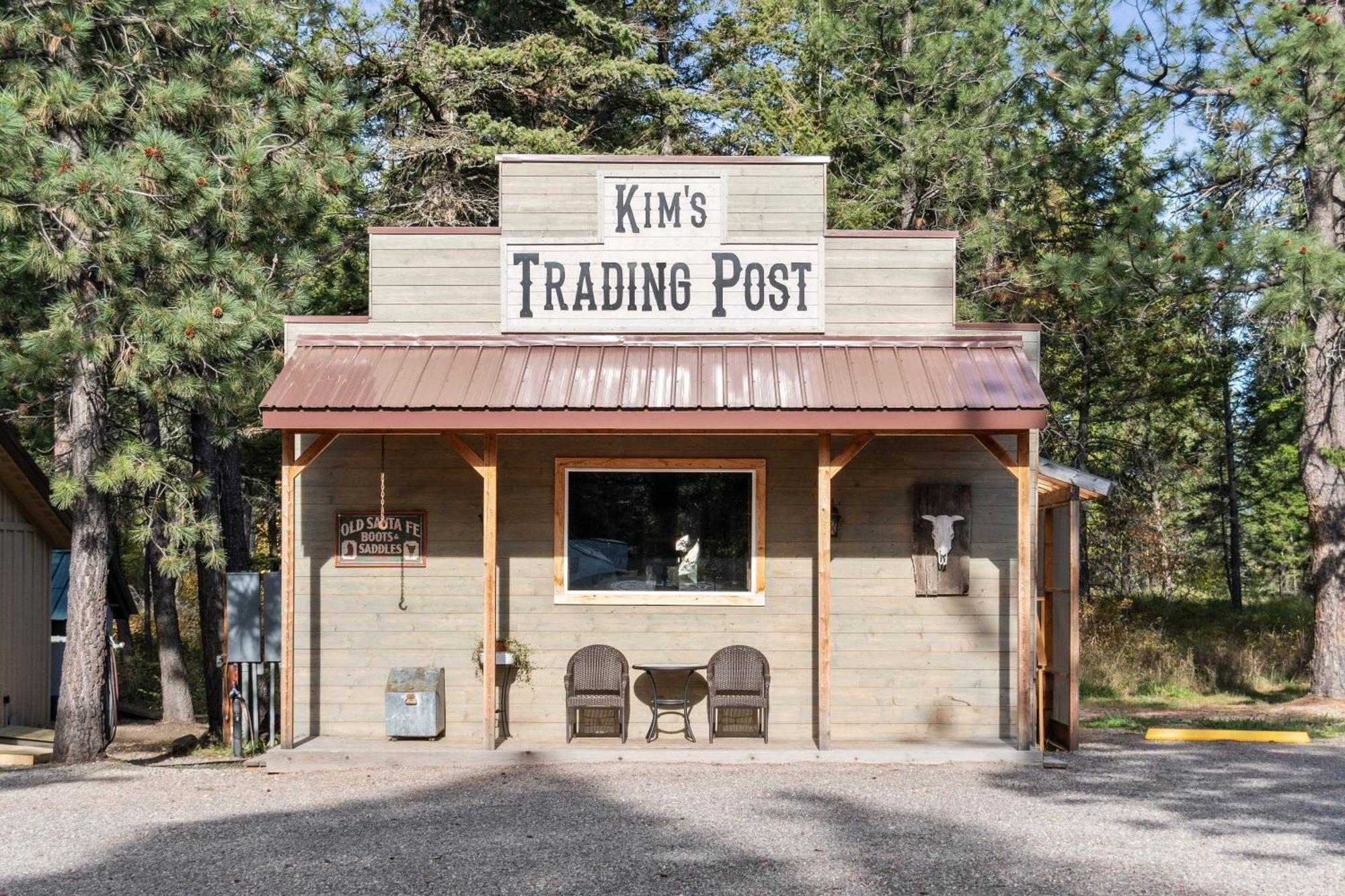 Fort Williamson Glacier Vacation Rentals コロンビア・フォールズ エクステリア 写真