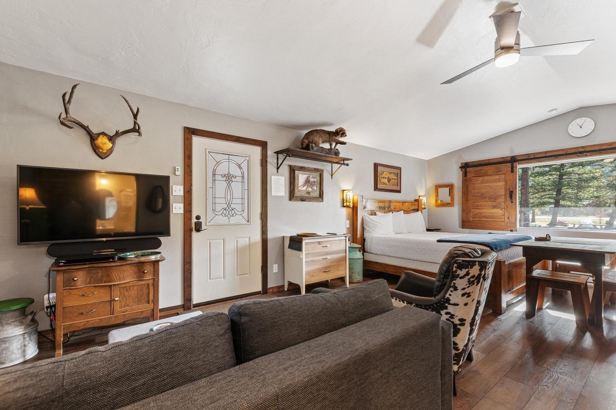 Fort Williamson Glacier Vacation Rentals コロンビア・フォールズ エクステリア 写真