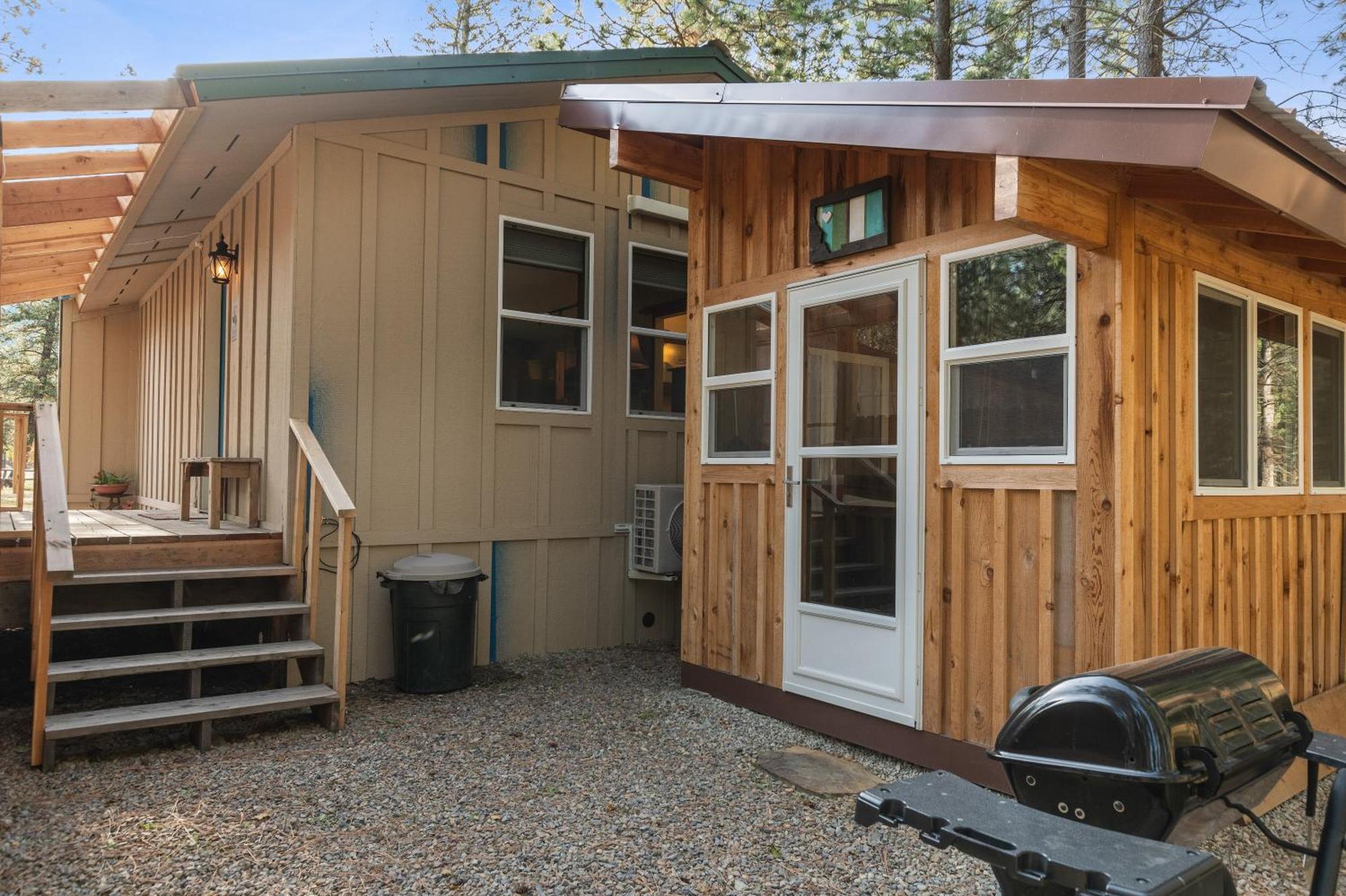 Fort Williamson Glacier Vacation Rentals コロンビア・フォールズ エクステリア 写真