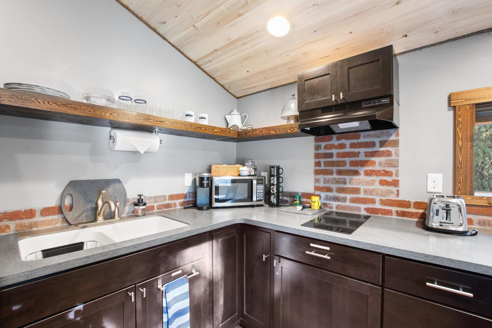Fort Williamson Glacier Vacation Rentals コロンビア・フォールズ エクステリア 写真