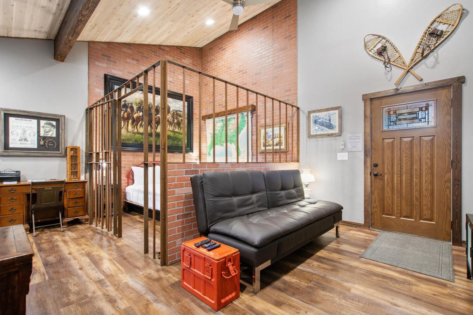 Fort Williamson Glacier Vacation Rentals コロンビア・フォールズ エクステリア 写真