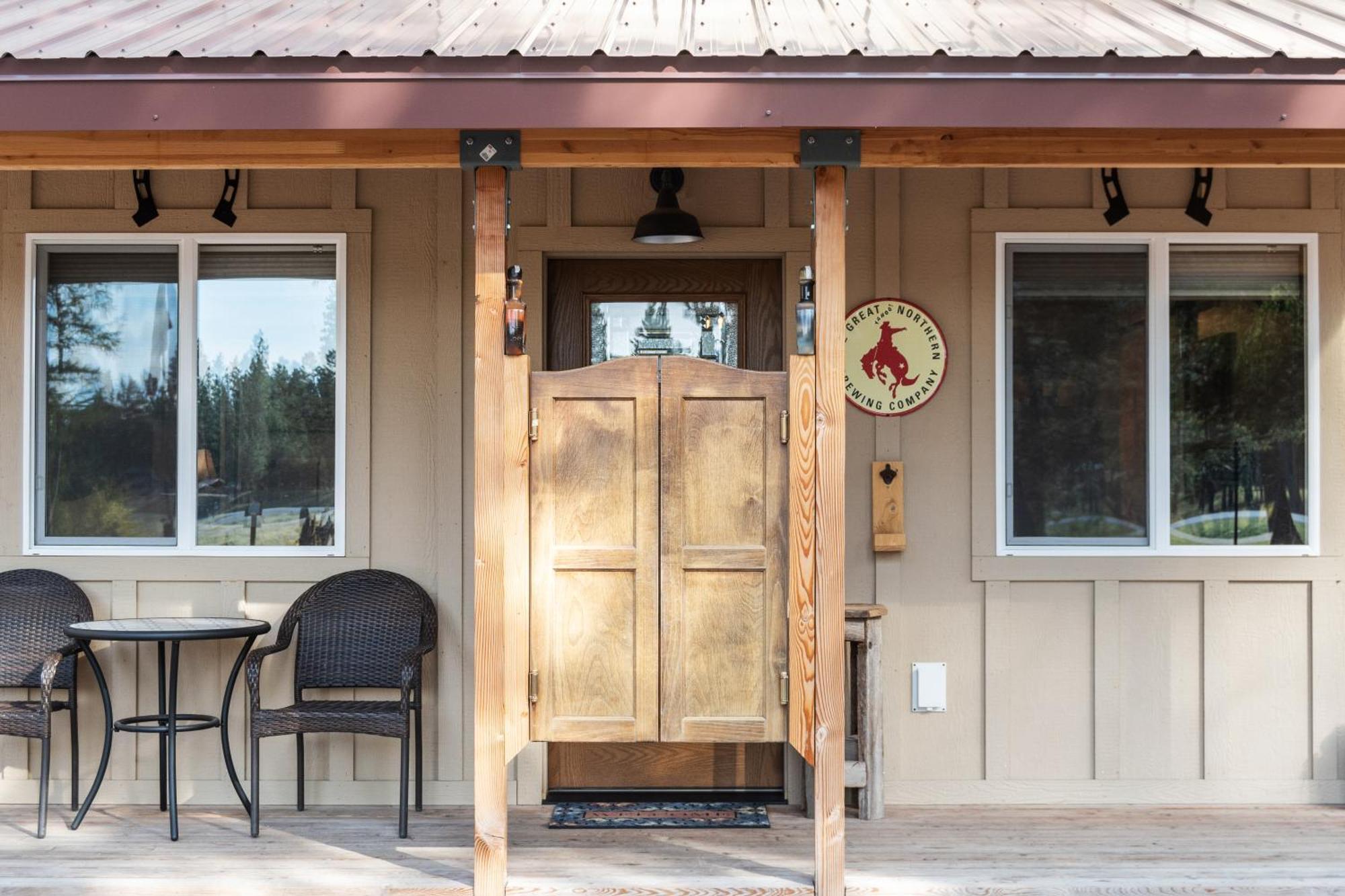 Fort Williamson Glacier Vacation Rentals コロンビア・フォールズ エクステリア 写真