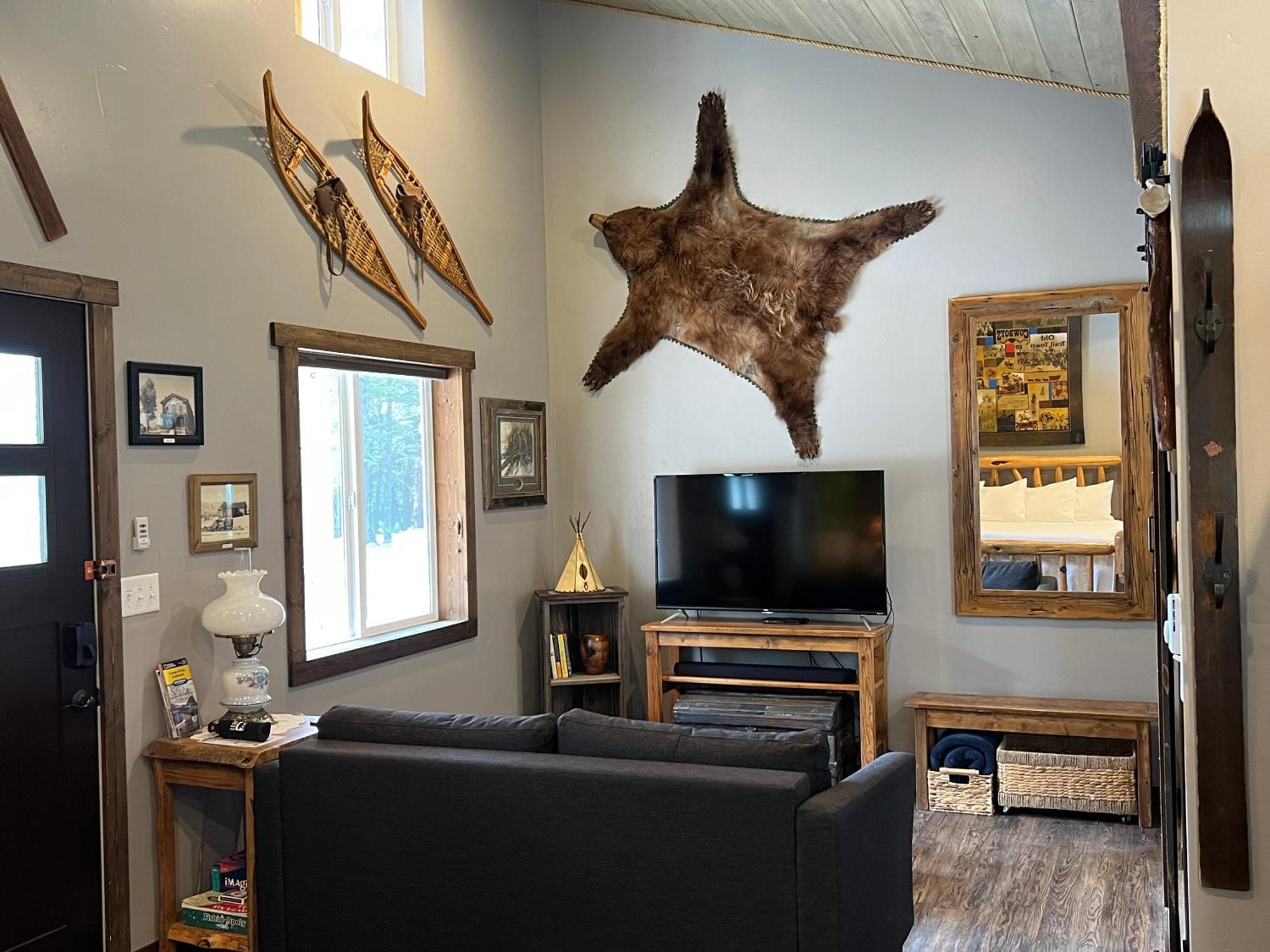 Fort Williamson Glacier Vacation Rentals コロンビア・フォールズ エクステリア 写真