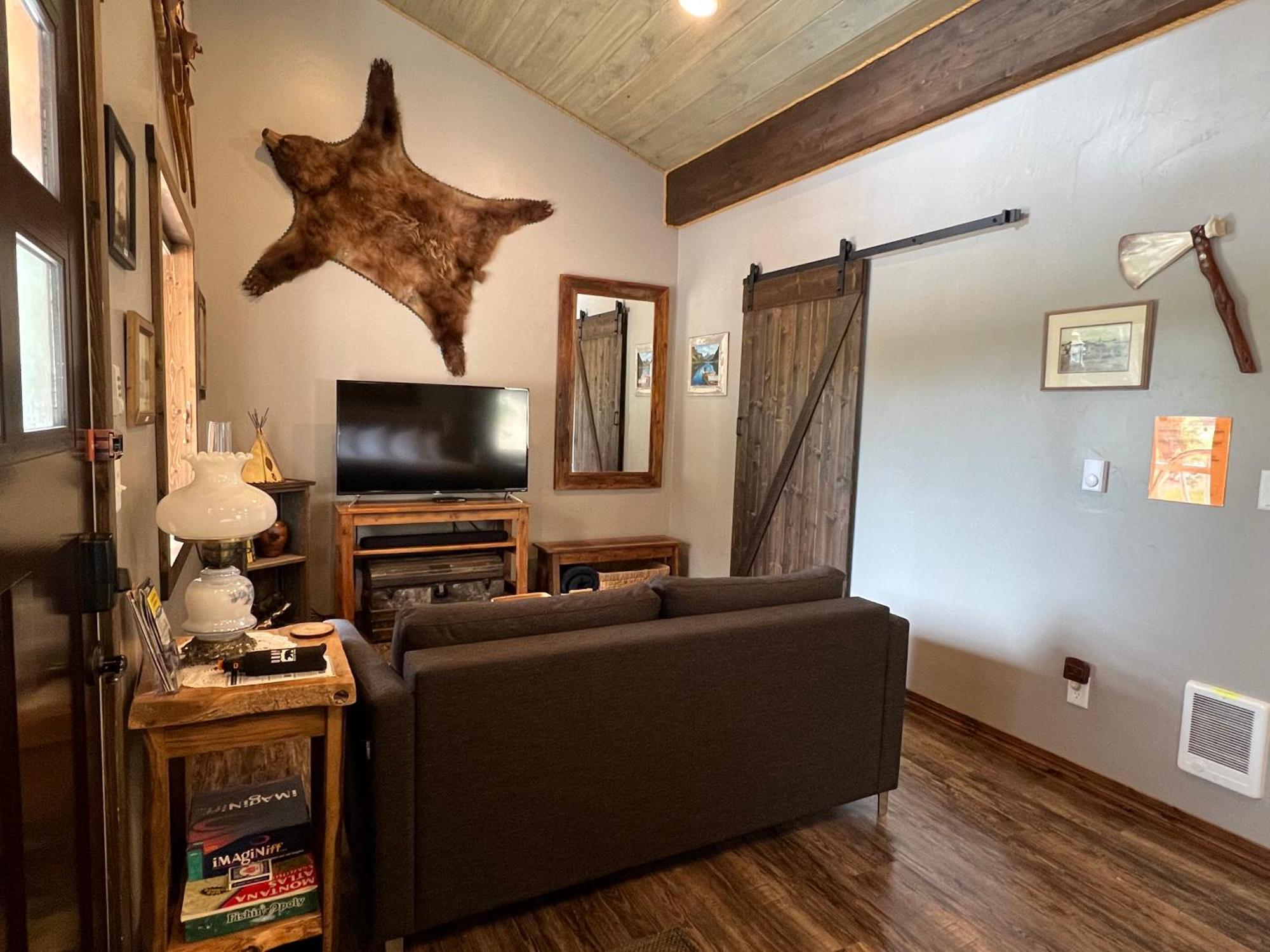 Fort Williamson Glacier Vacation Rentals コロンビア・フォールズ エクステリア 写真