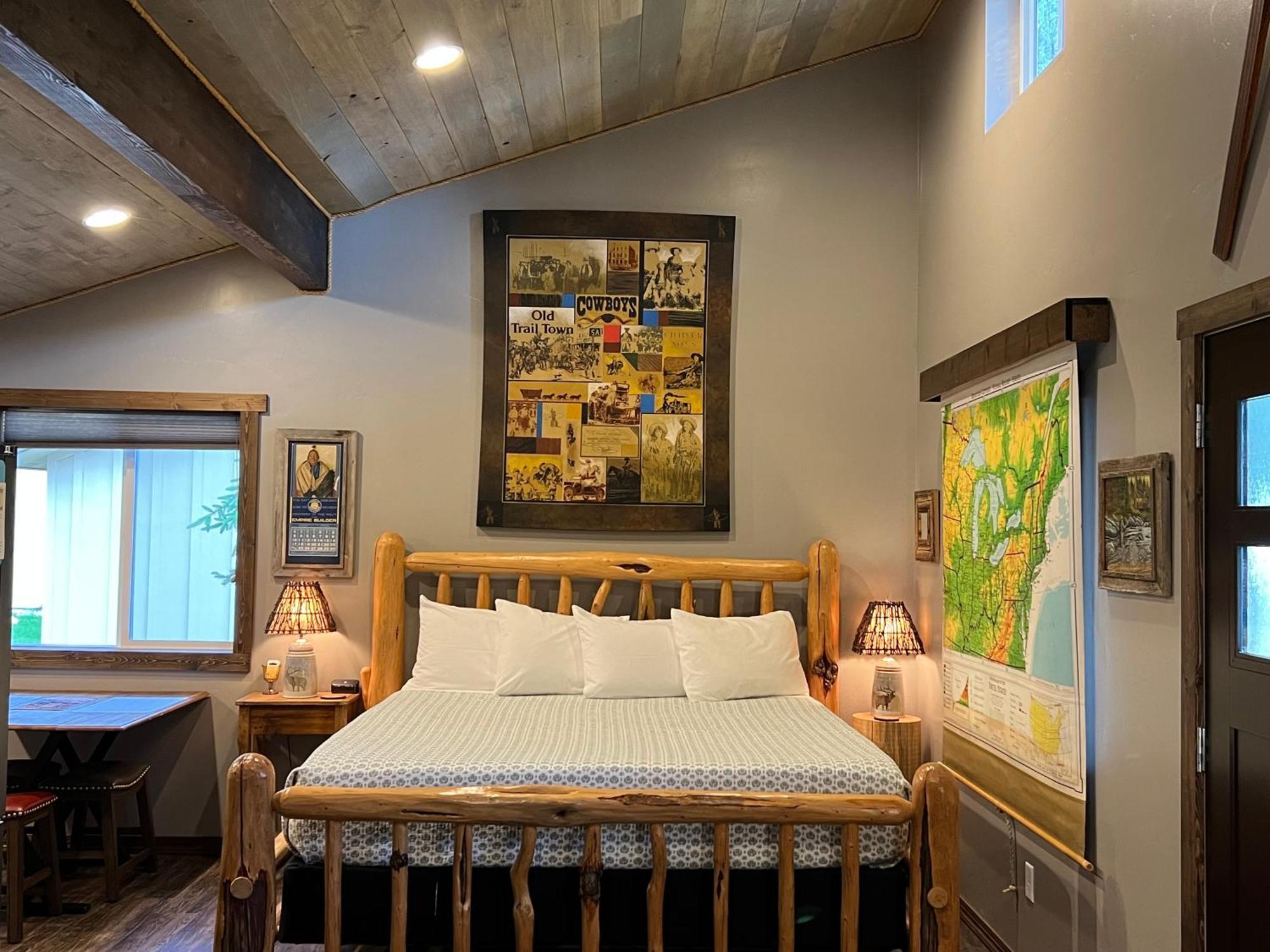 Fort Williamson Glacier Vacation Rentals コロンビア・フォールズ エクステリア 写真